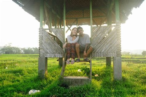expat dating in indonesia